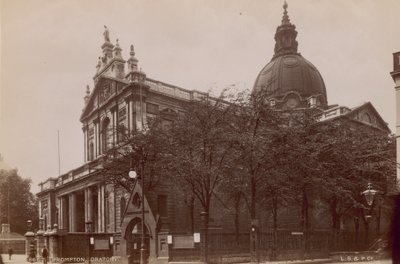 Algemeen zicht op Brompton Oratory door English Photographer